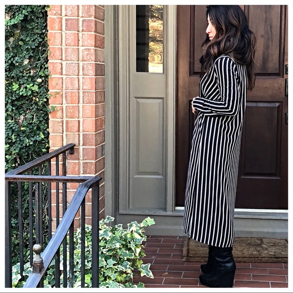 ✨LAST ONE✨long black and white Striped duster - Picture 6 of 6